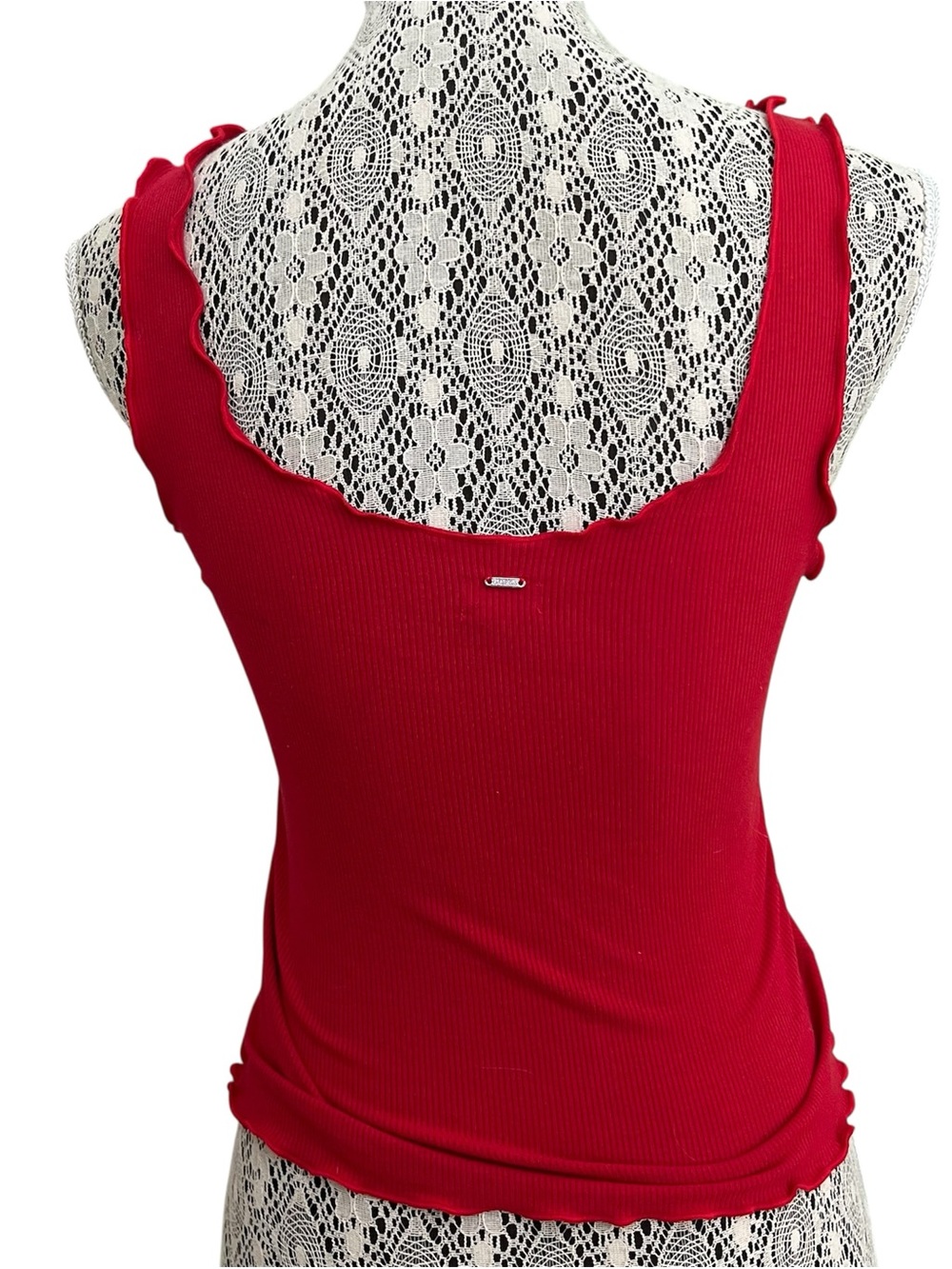 GUESS Lettuce Trim Button-Front Ribbed Tank Top - Picture 4 of 9